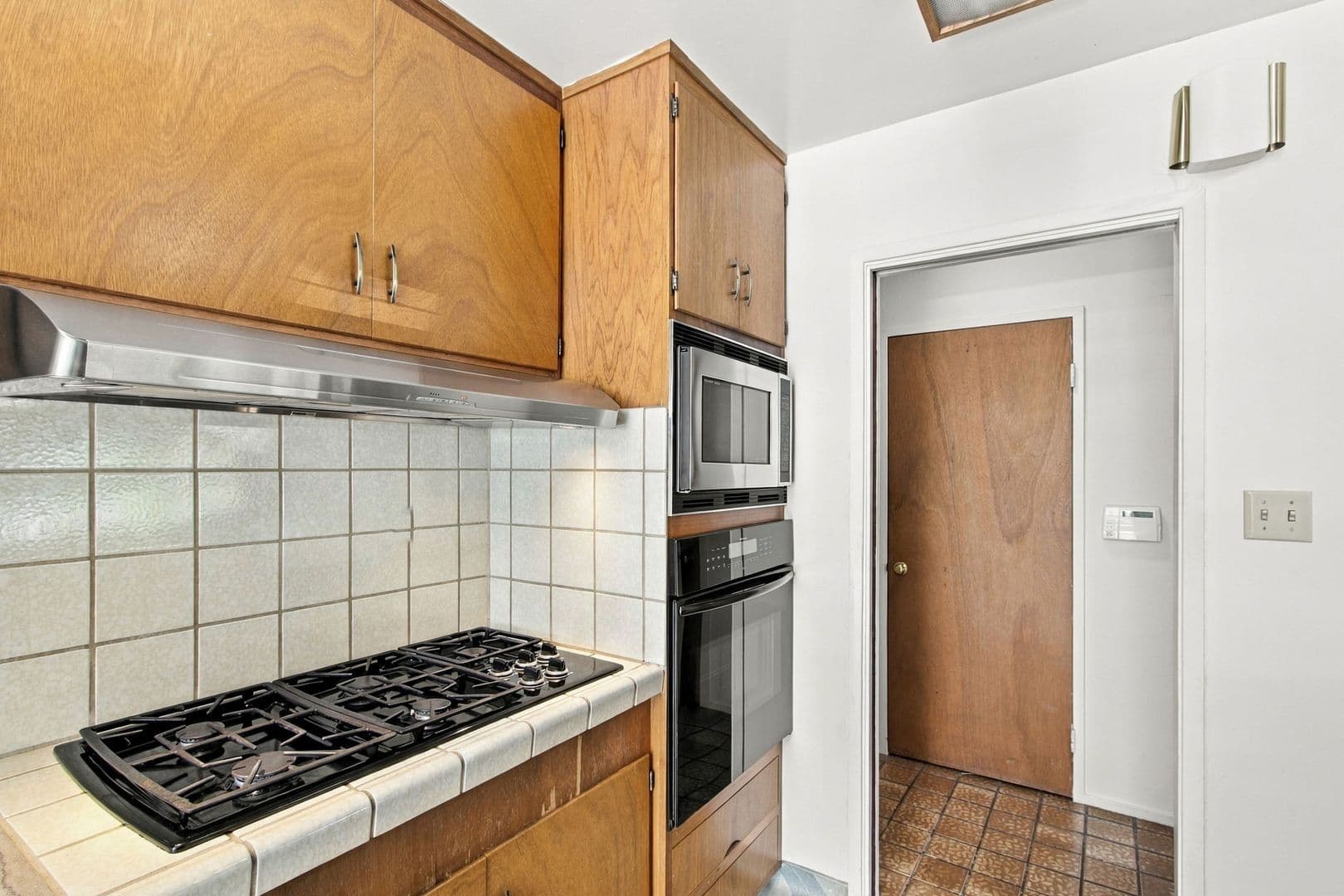 Santa Clara House: 160 Kit Carson Ct
