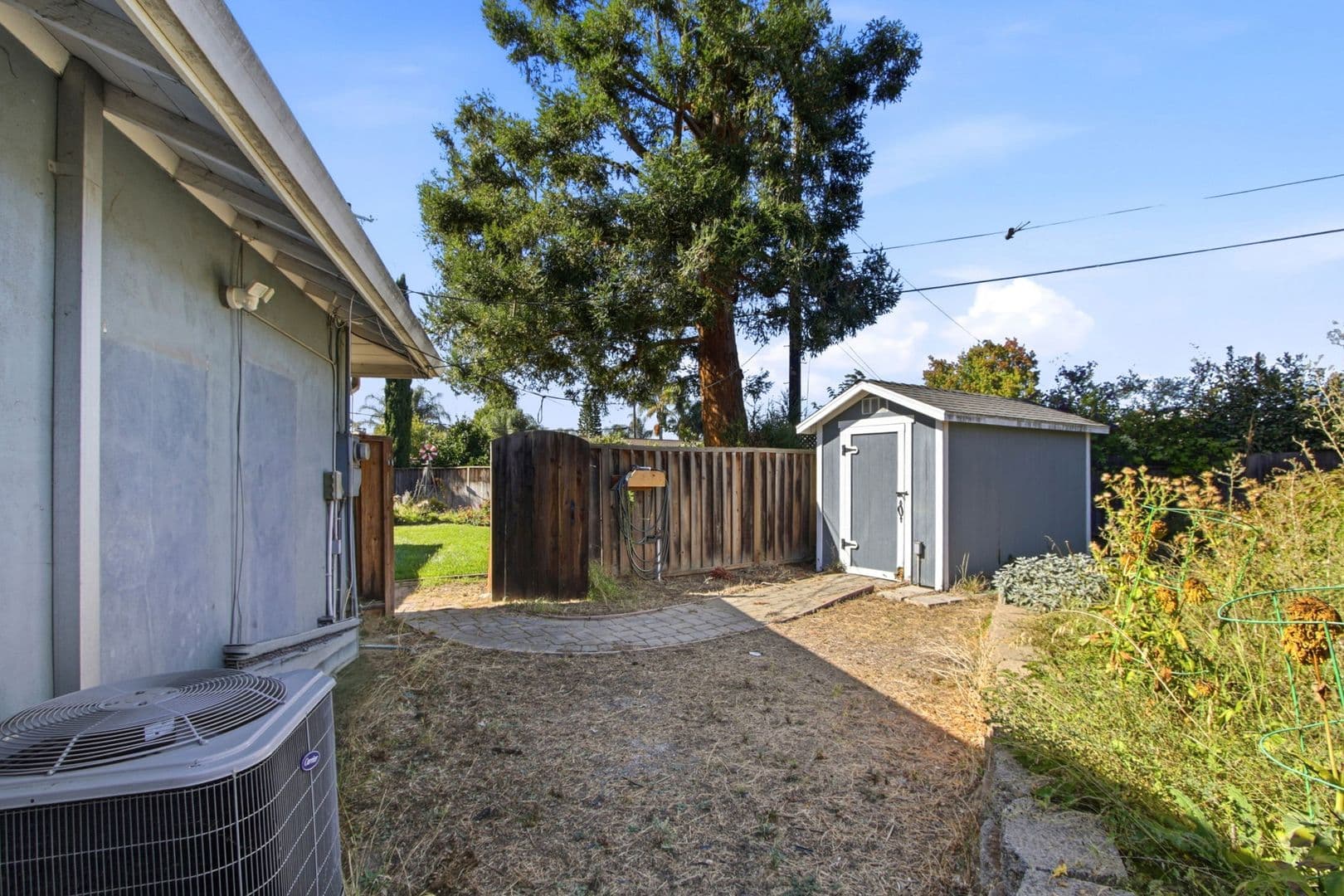 Santa Clara House: 160 Kit Carson Ct