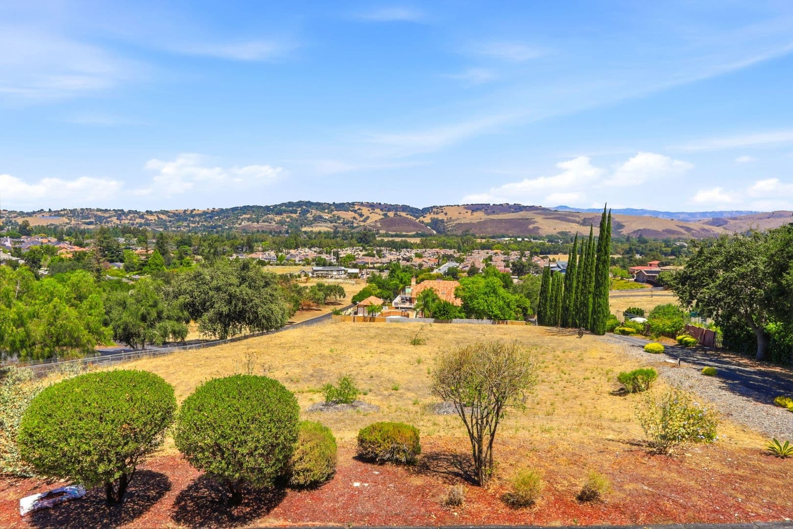 San Jose House: 19563 Almaden Rd