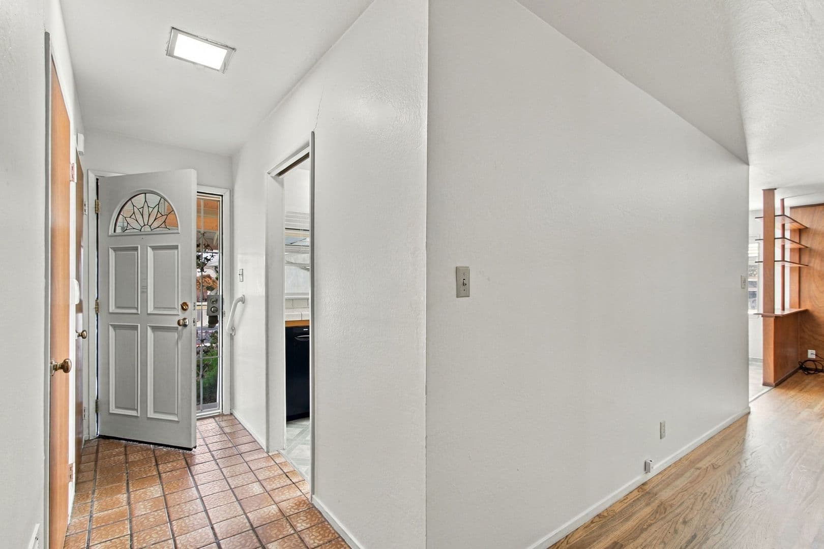 Santa Clara House: 160 Kit Carson Ct
