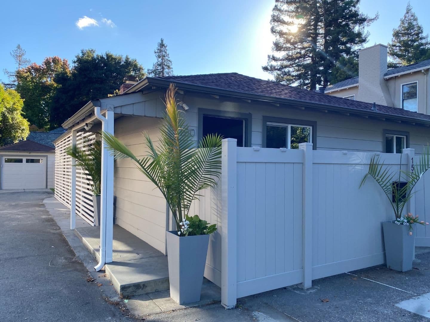 Palo Alto House: 150 Middlefield Rd.,