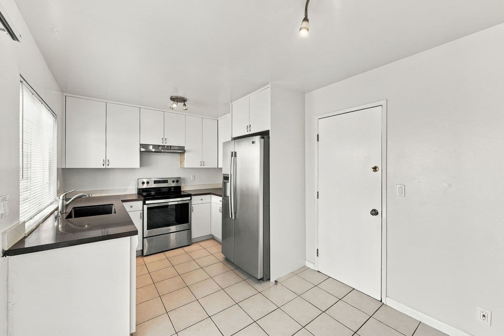Cuptertino Townhome: 11012 Sweet Oak St.