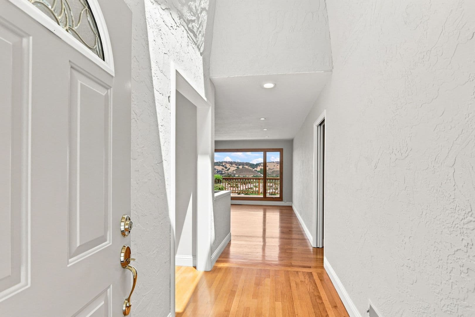 San Jose House: 19563 Almaden Rd