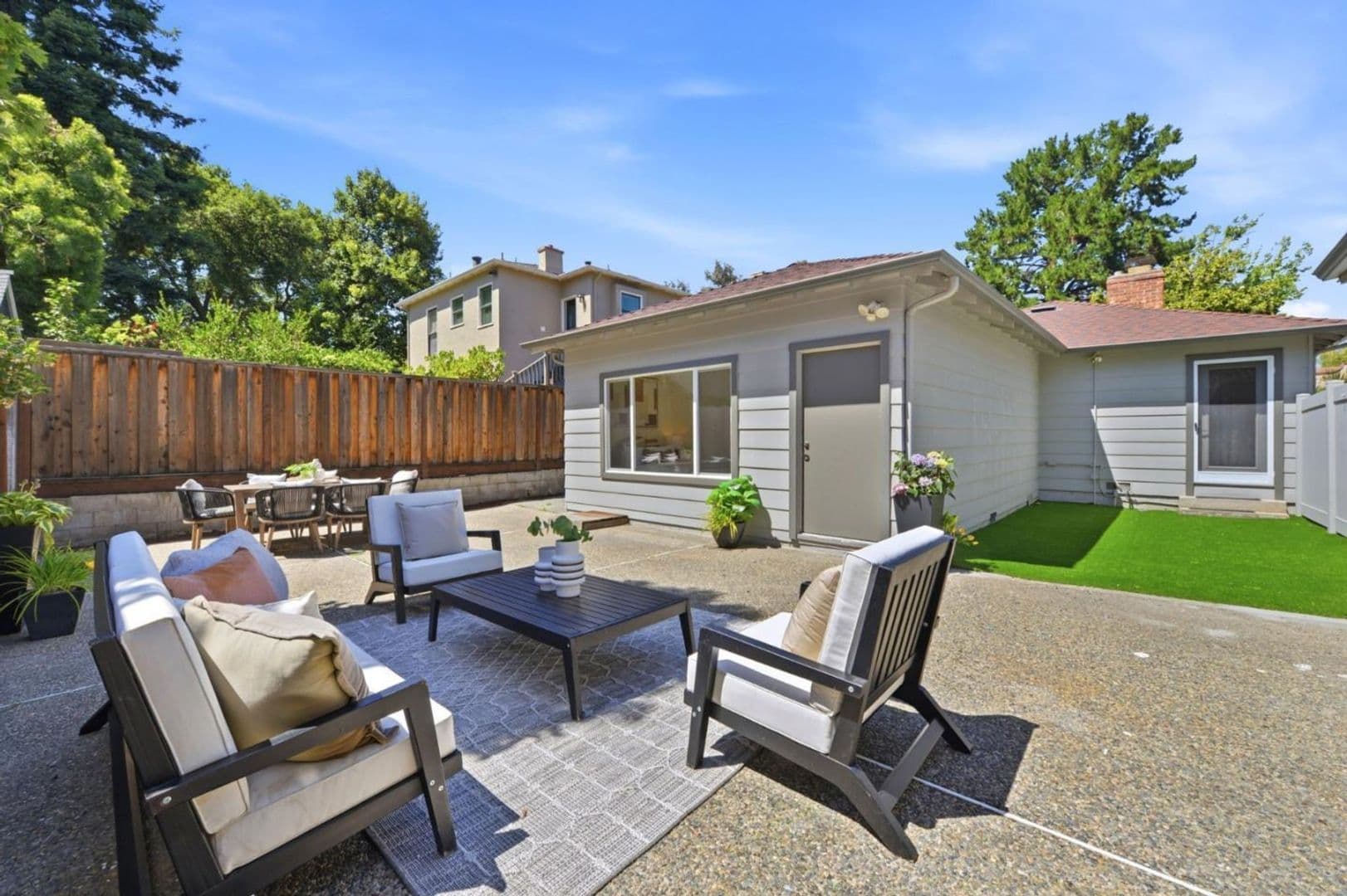 Palo Alto House: 150 Middlefield Rd.,