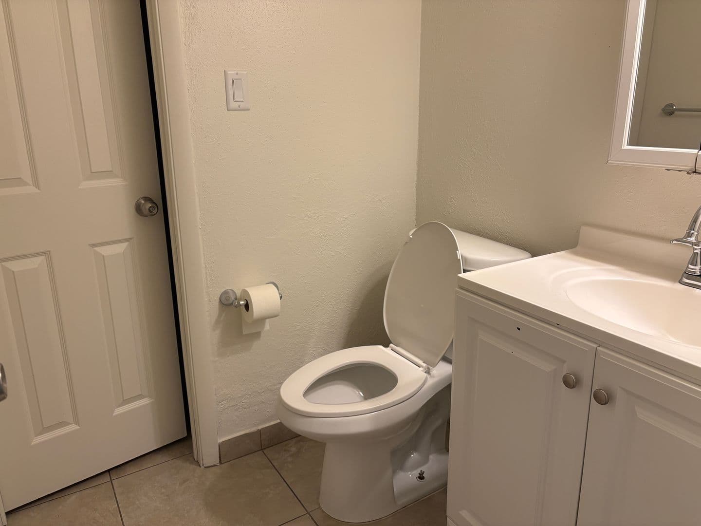 Tucson Condo: 1620 N Wilmot Rd  E144