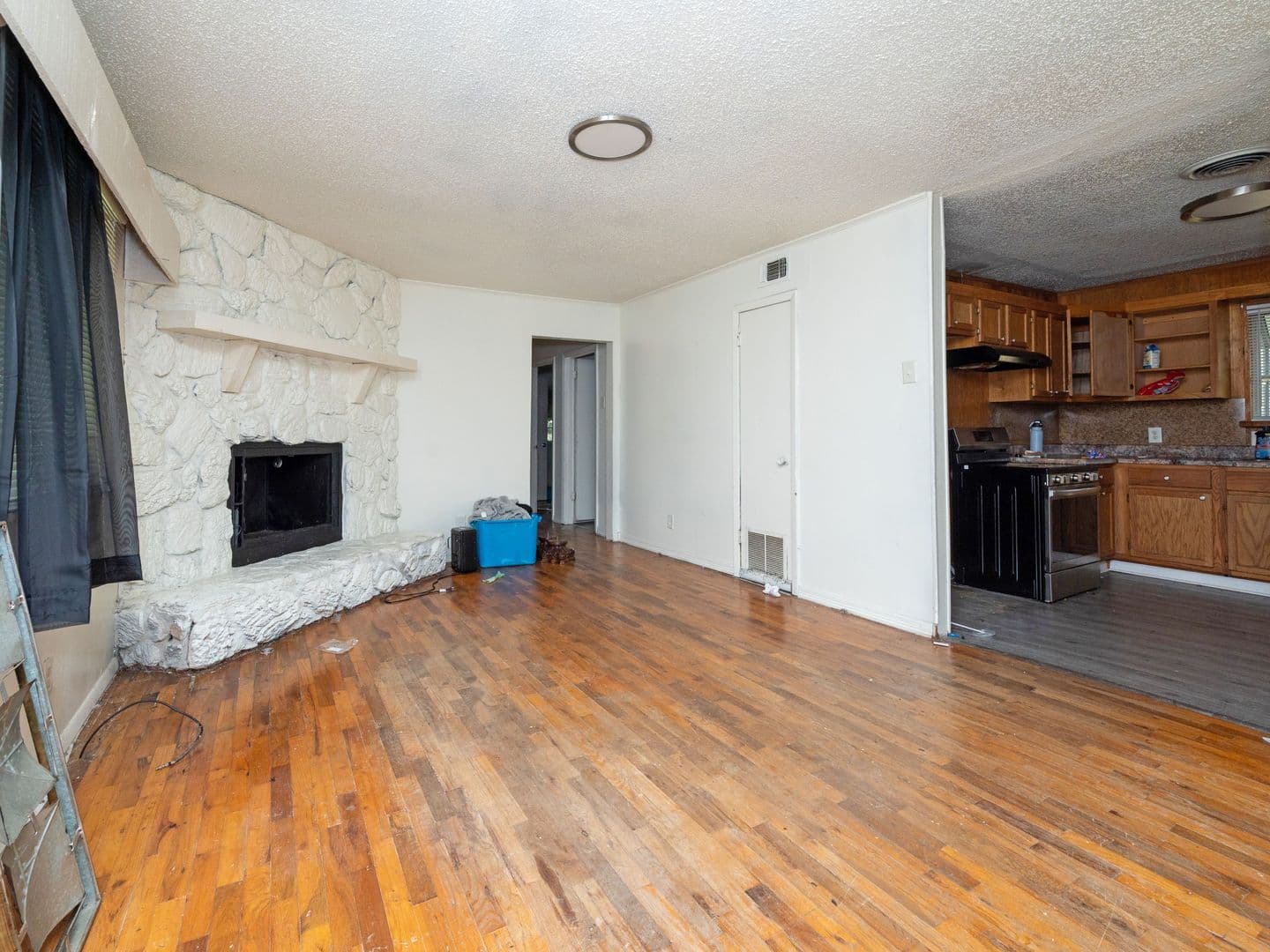 Jacksonville House: 200 Laurel Street