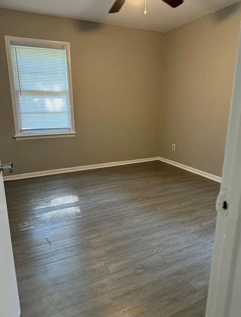 Memphis House: 3514 Hallbrook Street