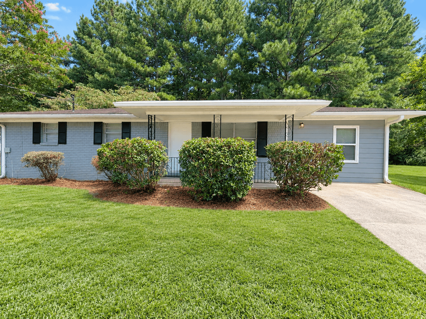 Powder Springs House: 3375 Hopkins Road