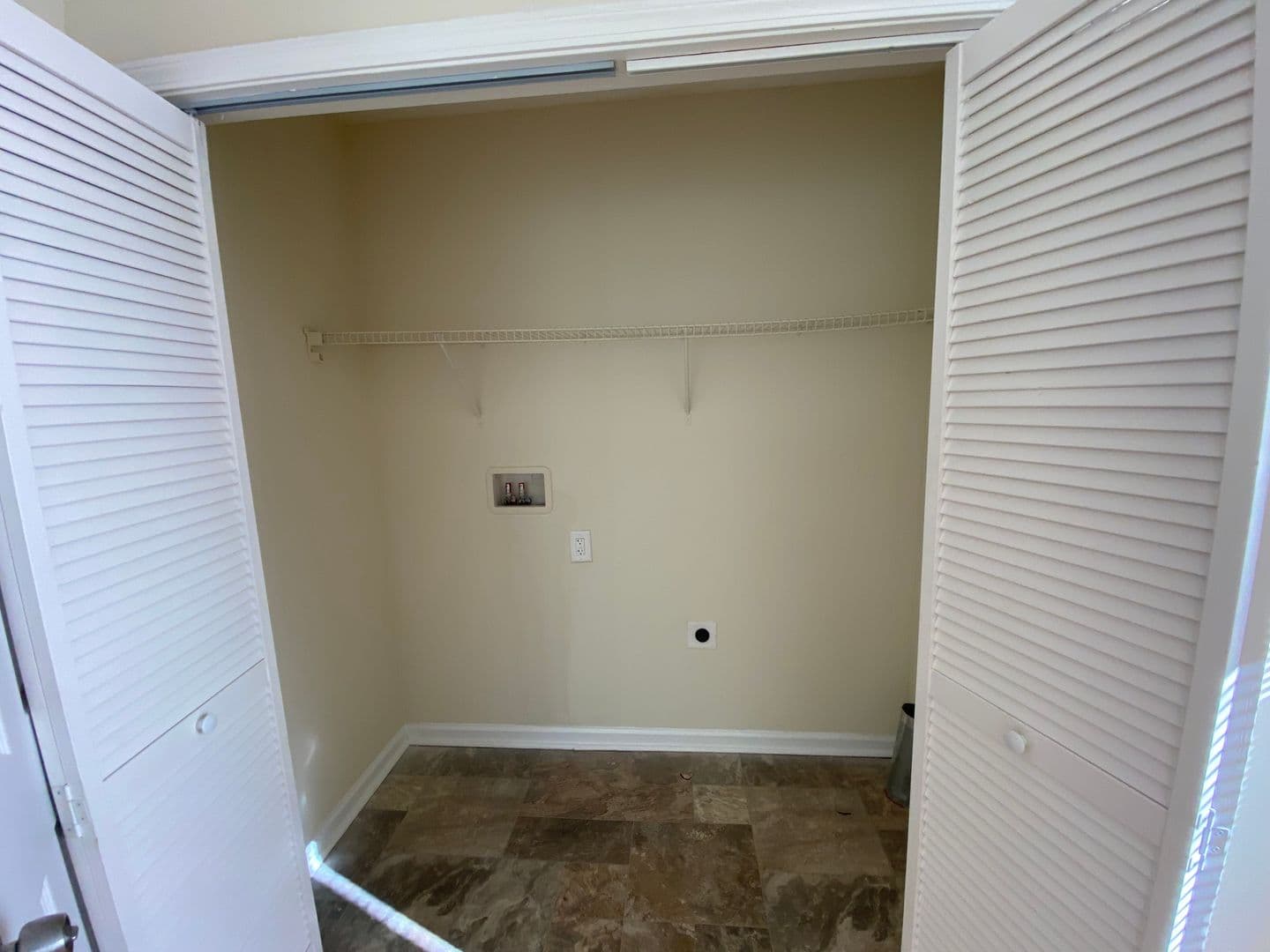 Austell Apartment: 5961 Peco Lane