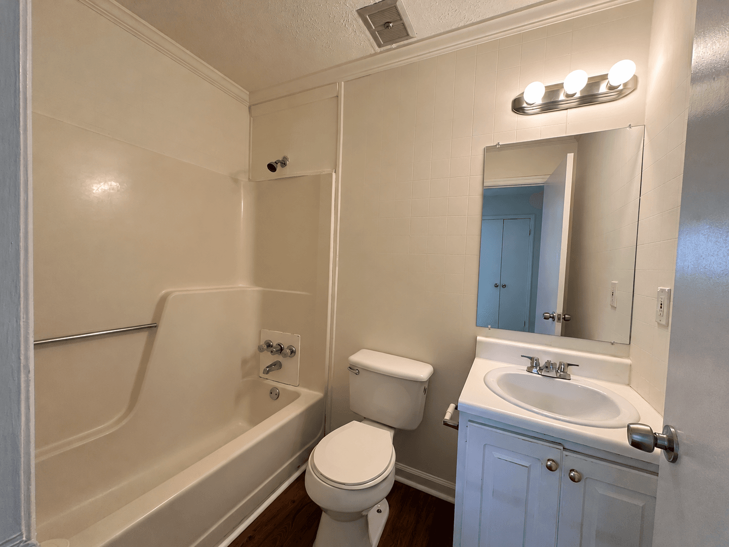 Austell Apartment: 2064 Lenoa Lane