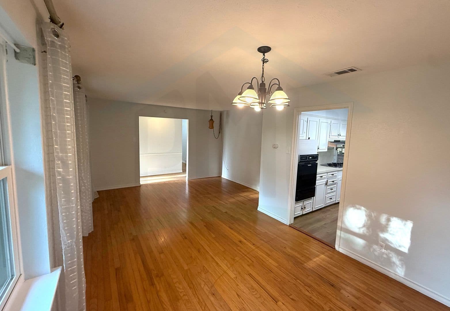 Duncanville House: 835 Hill City Dr