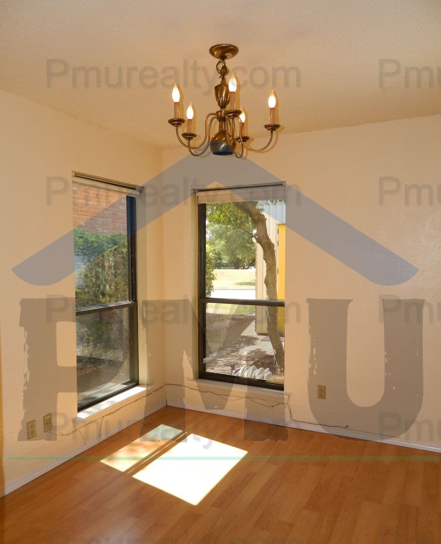 Duncanville House: 718 Carriage Way