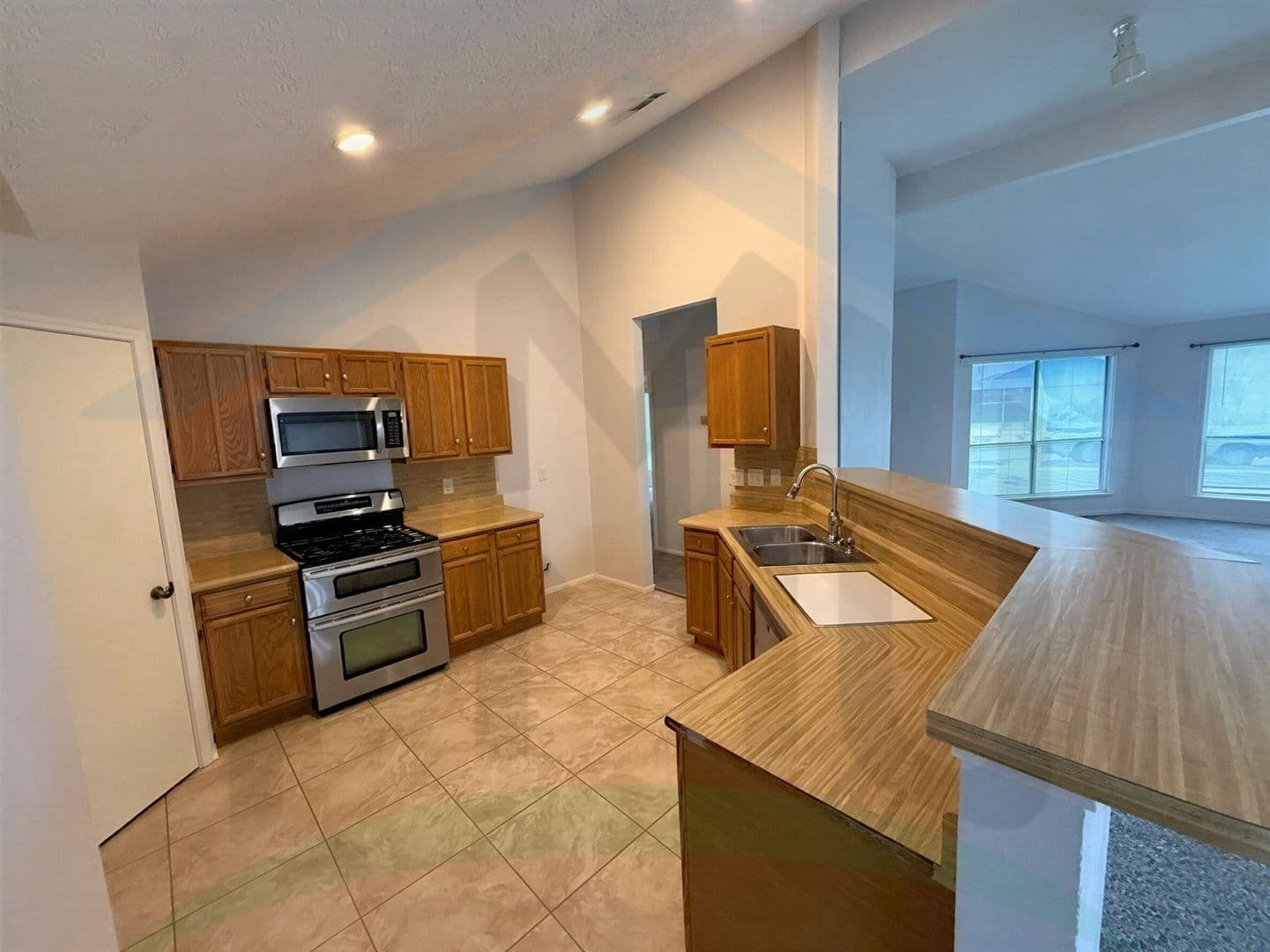 Mesquite House: 322 Quail Hollow Dr