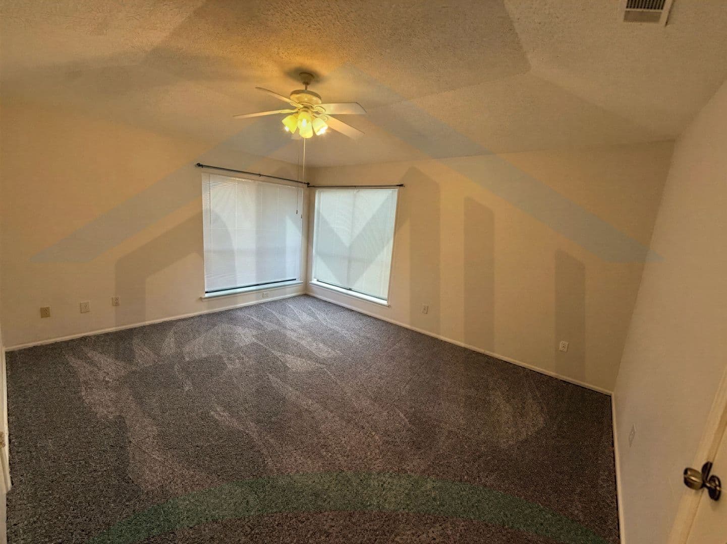 Mesquite House: 322 Quail Hollow Dr