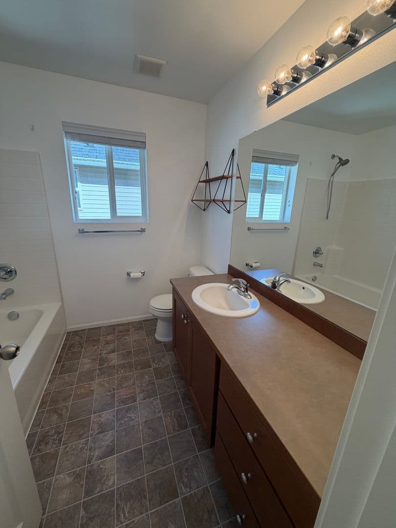 Maple Valley House: 27337 214th Ter Se
