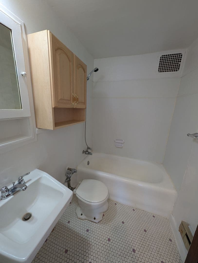 Pocatello Apartment: 446 W Whitman