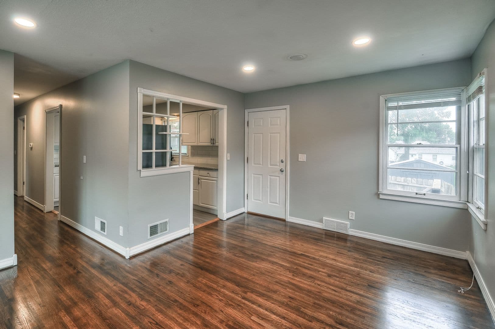 Omaha House: 5415 Poppleton Ave.