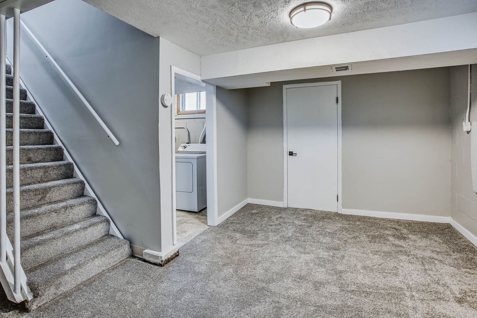 Omaha House: 7071 Izard St.