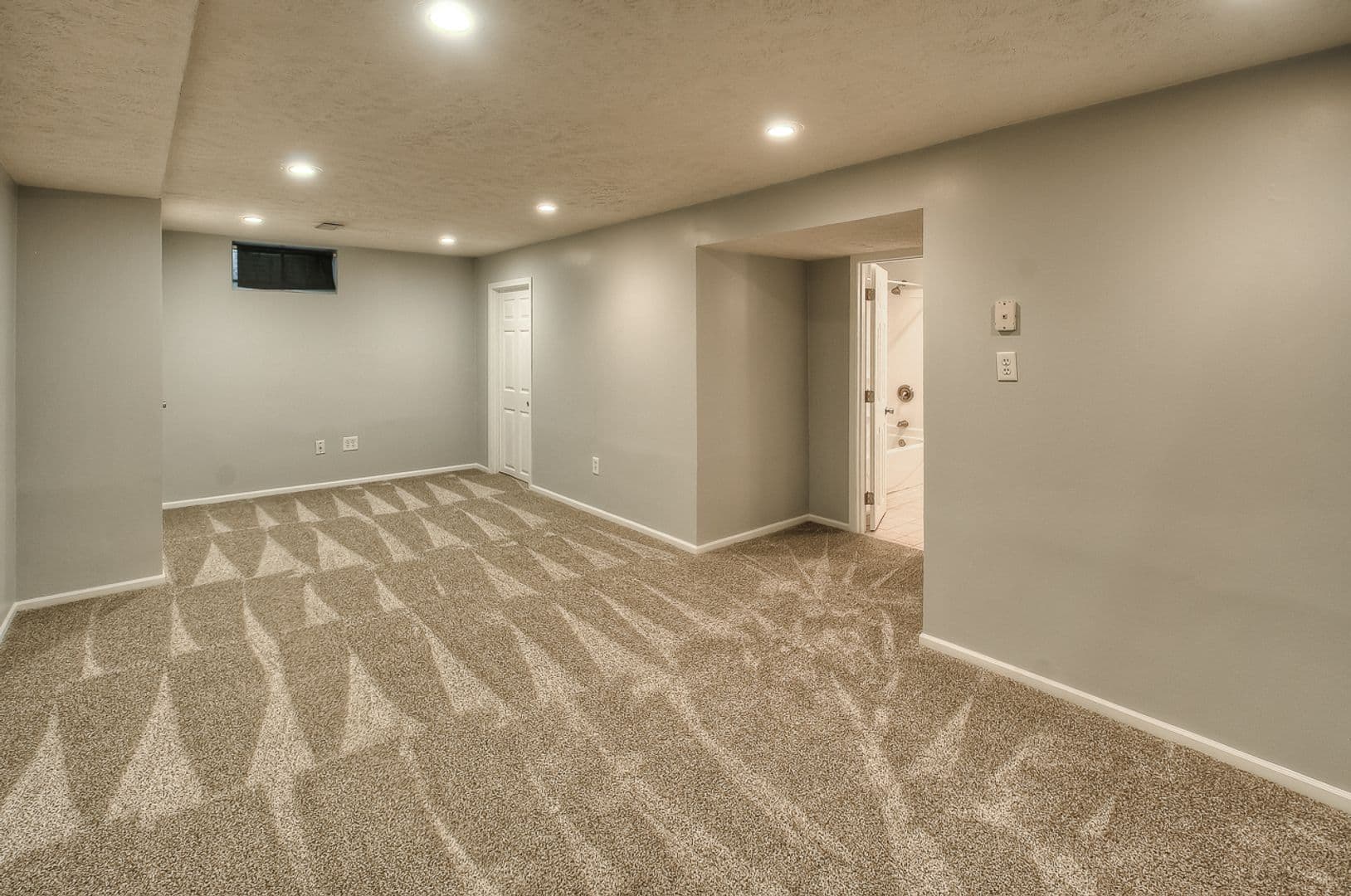 Omaha House: 5415 Poppleton Ave.