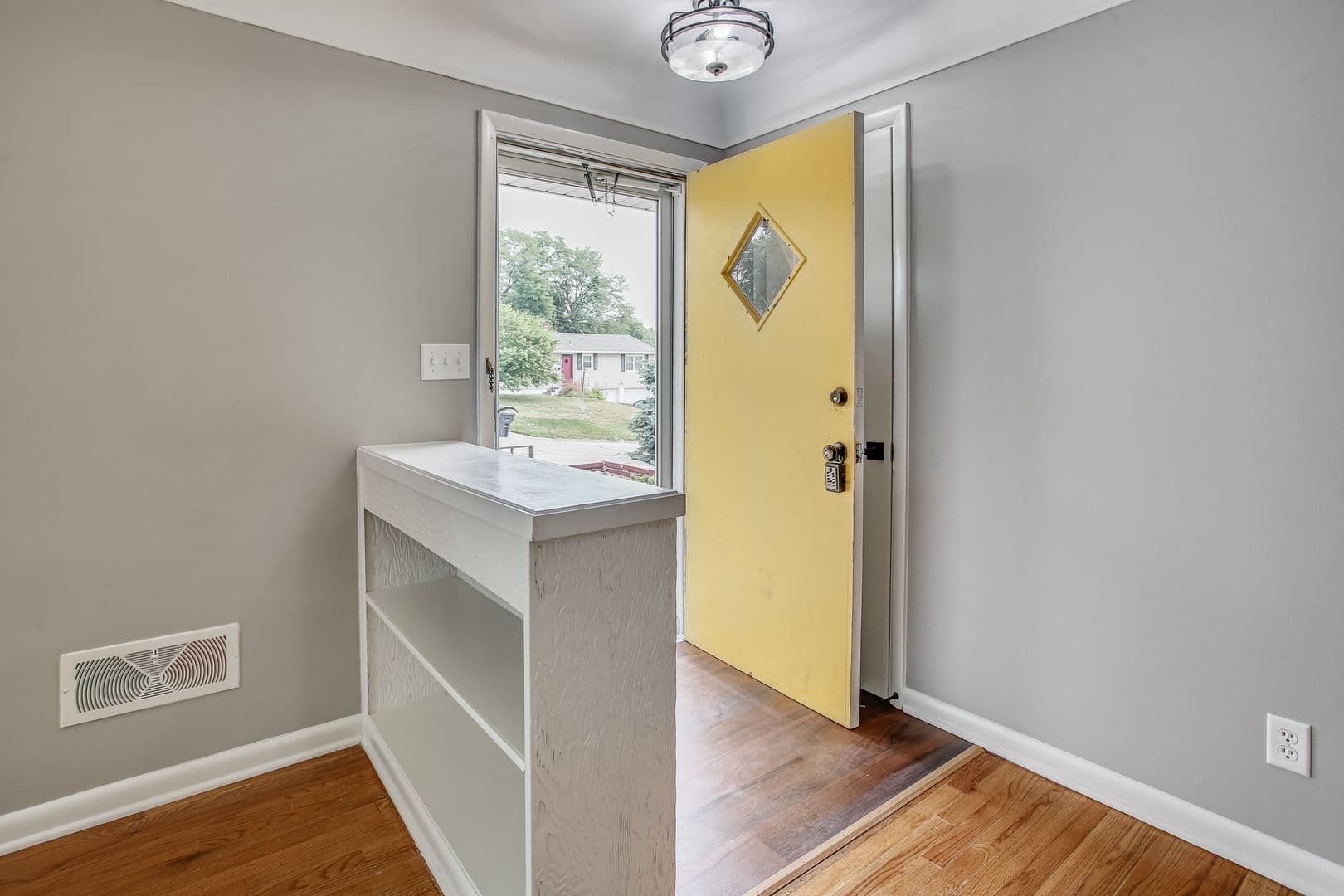 Omaha House: 7071 Izard St.
