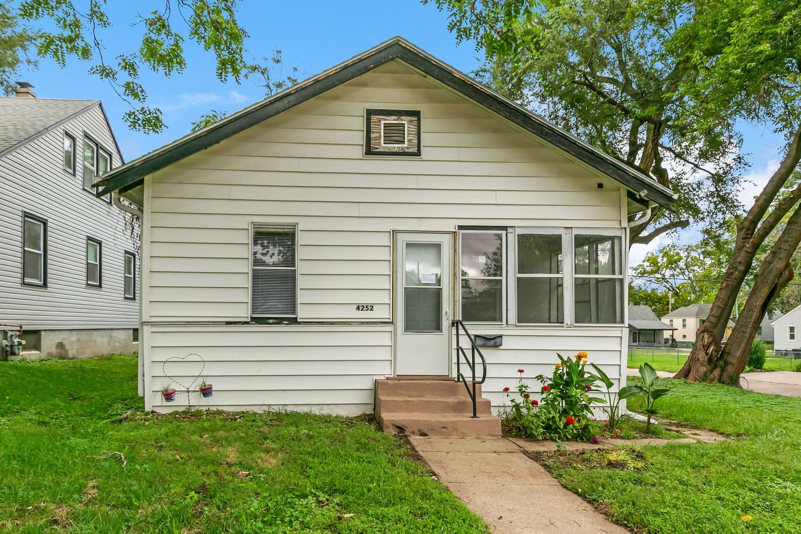 Omaha House: 4252 Maple Street
