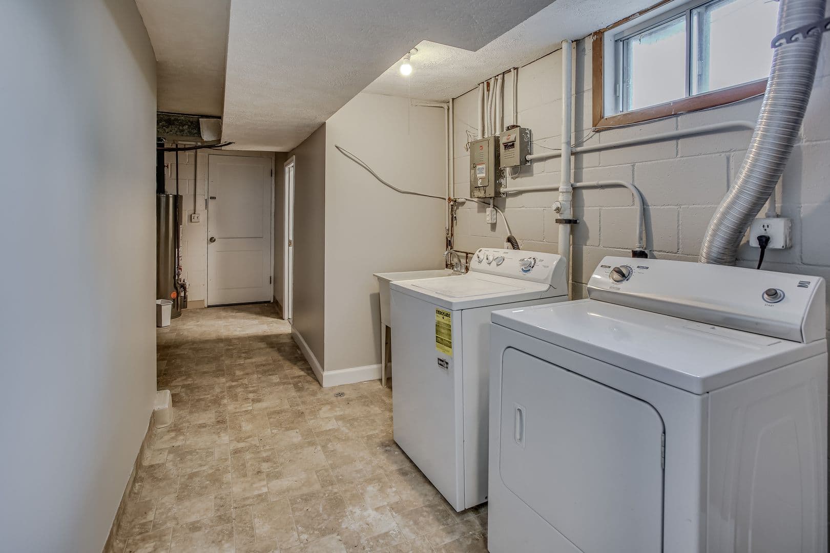 Omaha House: 7071 Izard St.