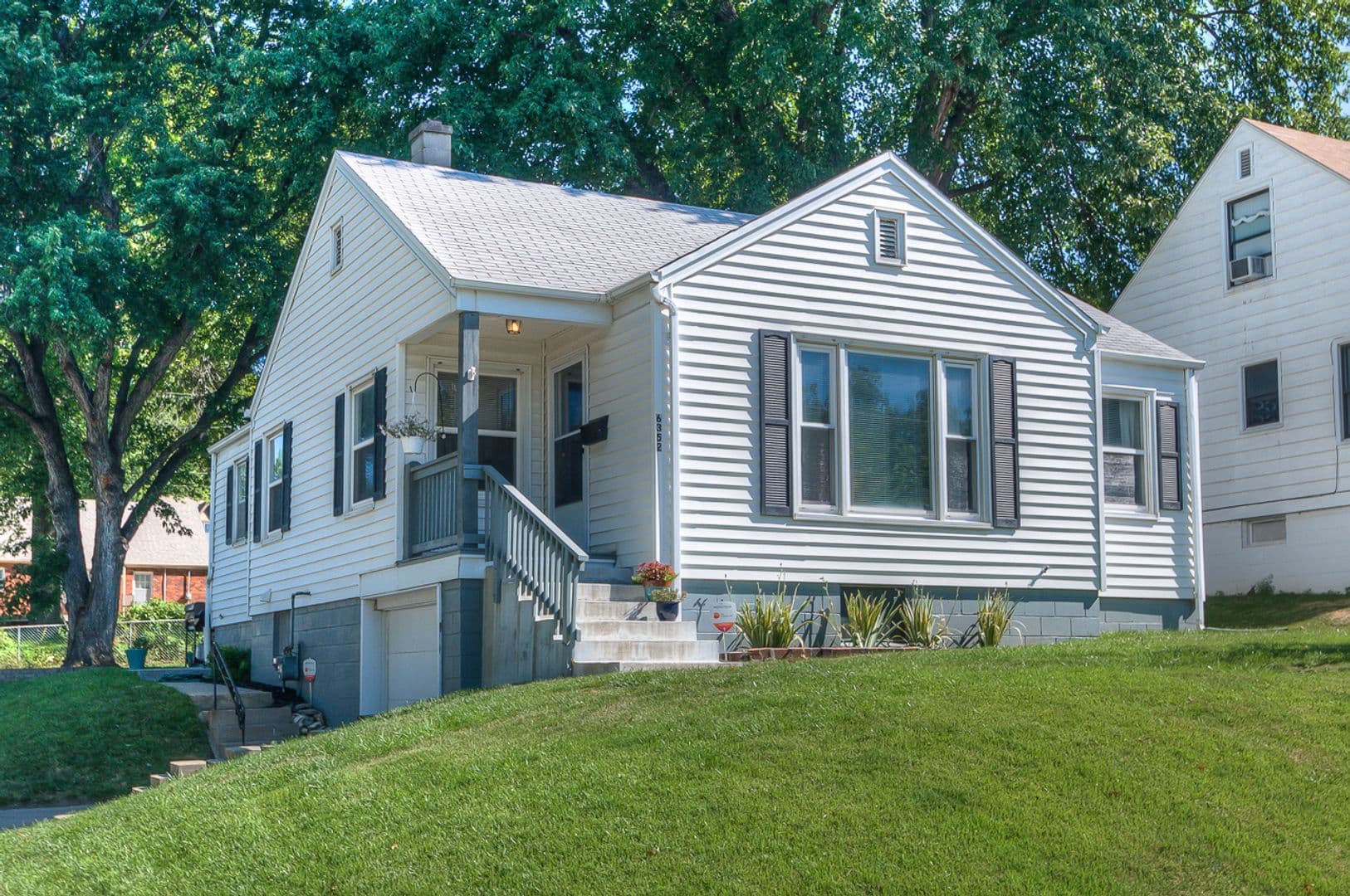 Omaha House: 6352 Poppleton Ave.