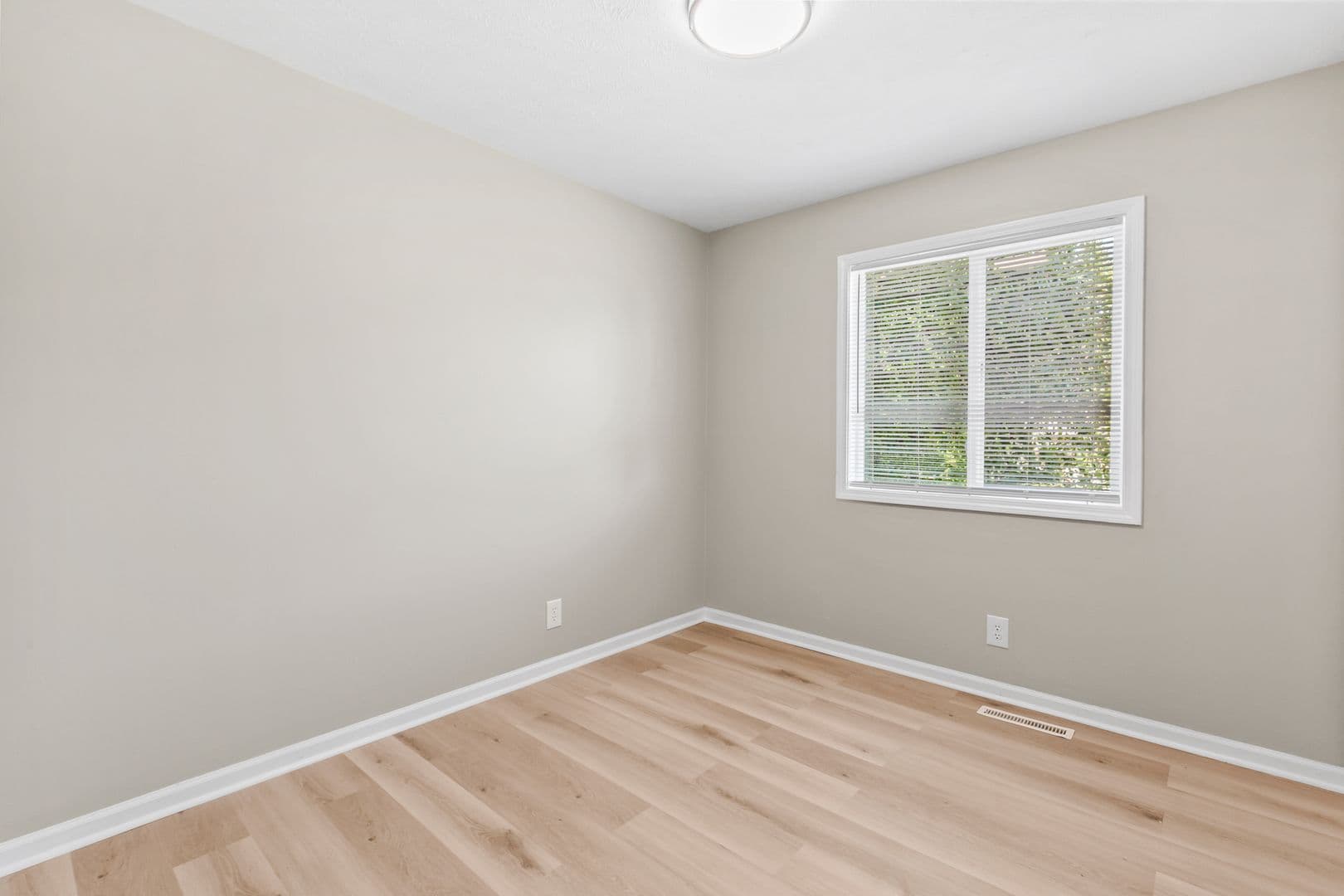 Omaha House: 5106 N 128th St