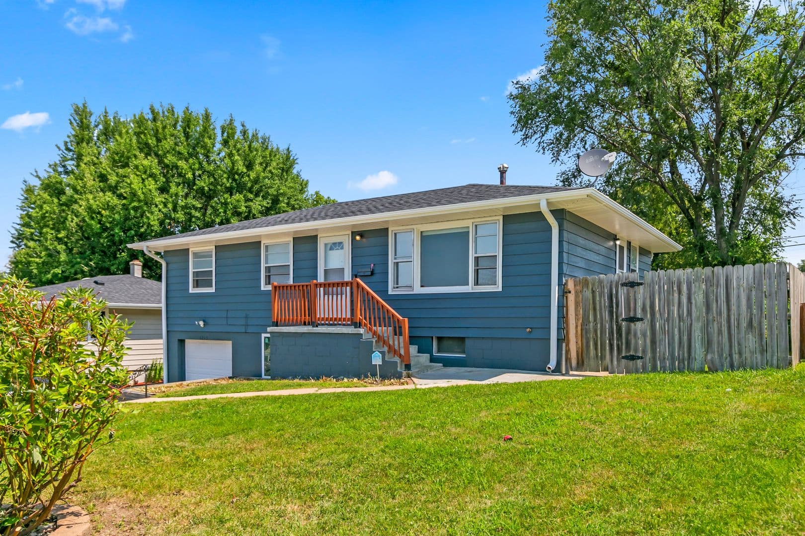 Bellevue House: 7215 S. 41st. Ave.