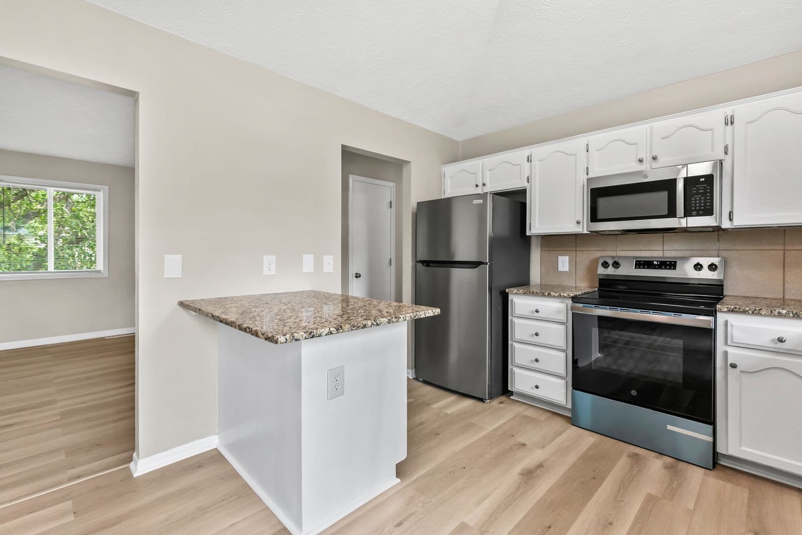 Omaha House: 5106 N 128th St
