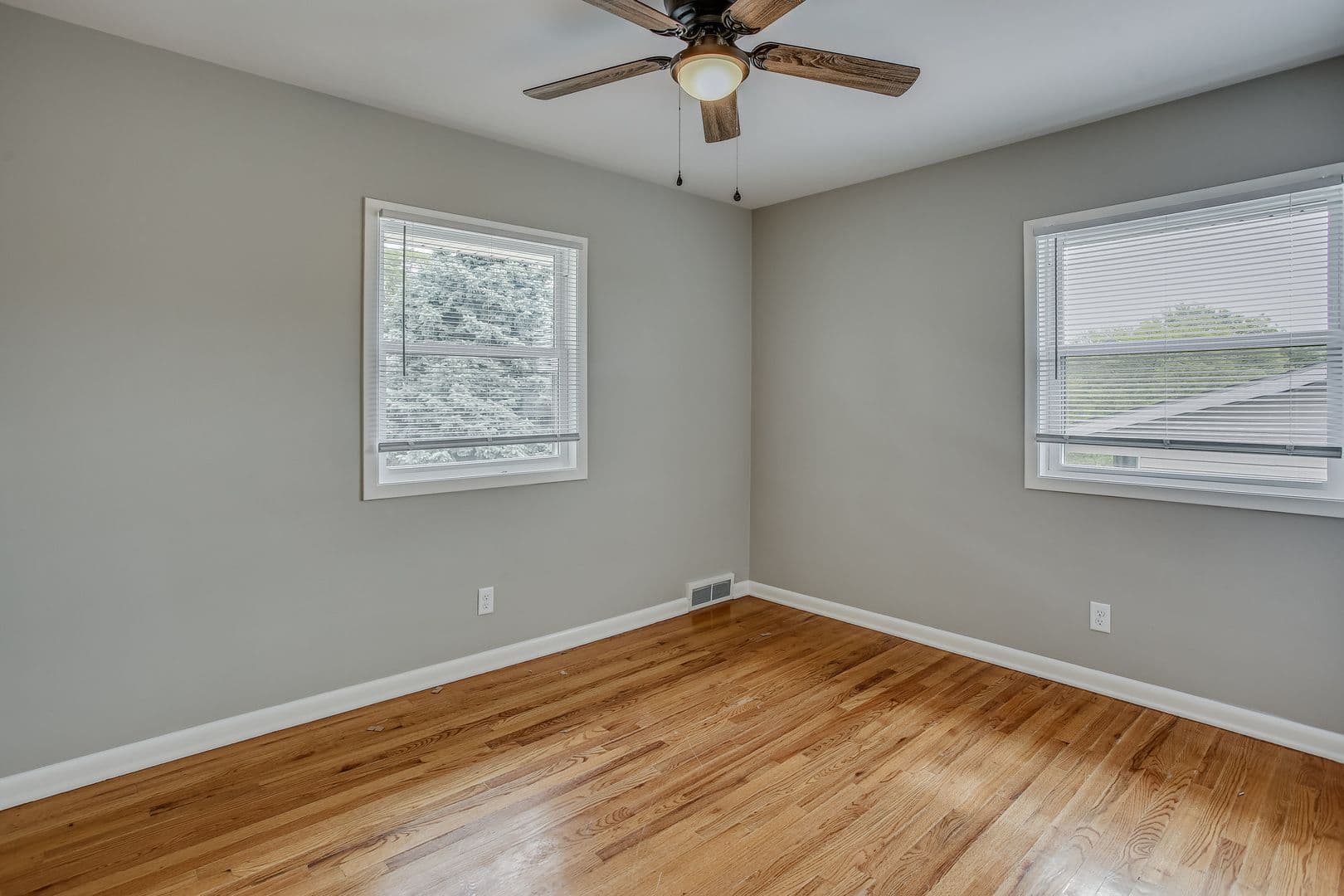 Omaha House: 7071 Izard St.