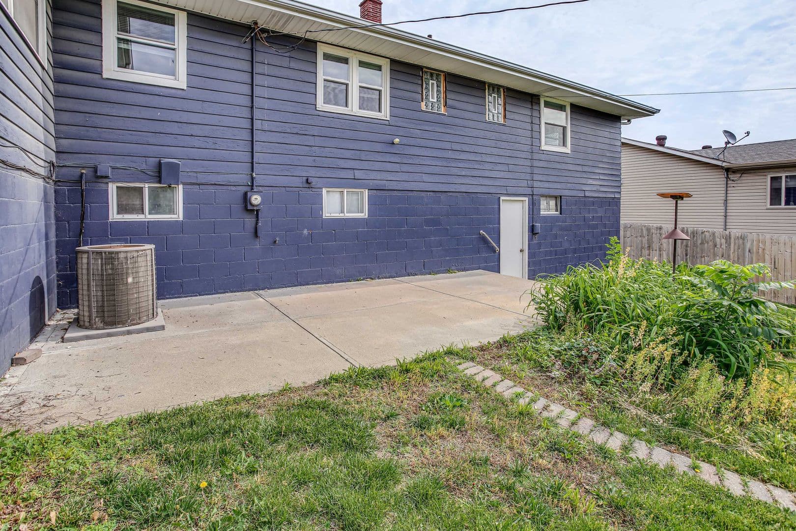 Omaha House: 7071 Izard St.