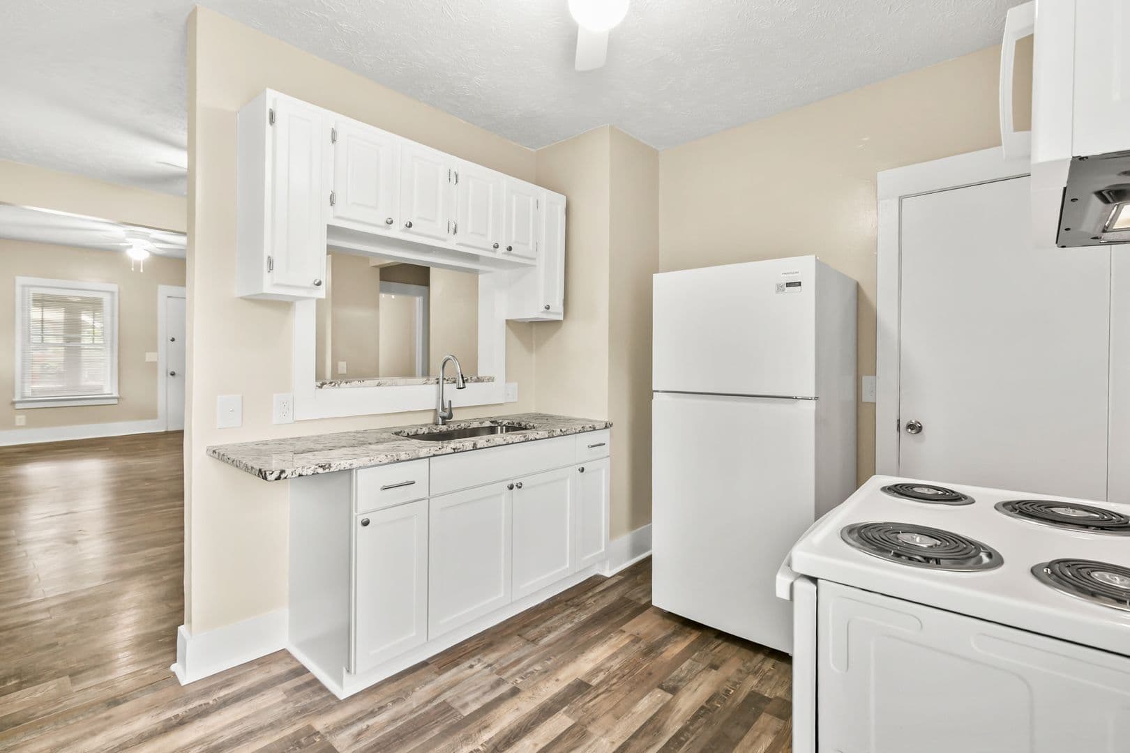 Omaha House: 4252 Maple Street