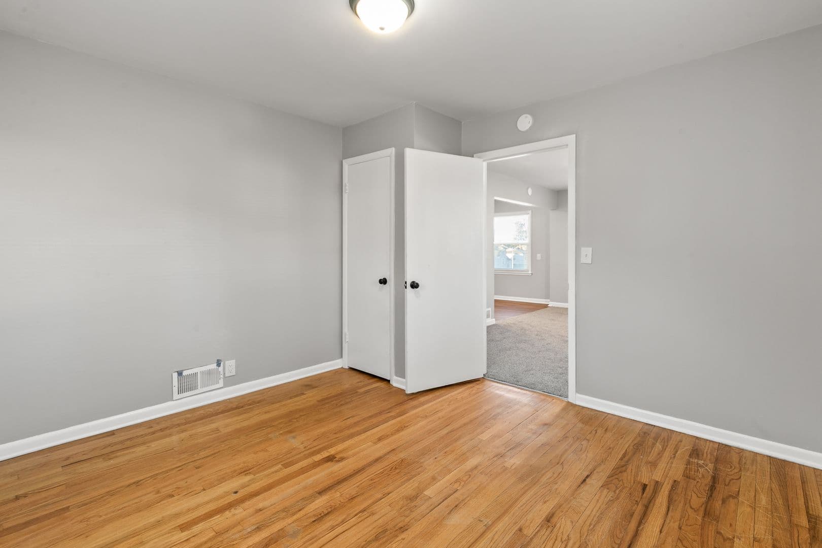 Omaha House: 6352 Poppleton Ave.