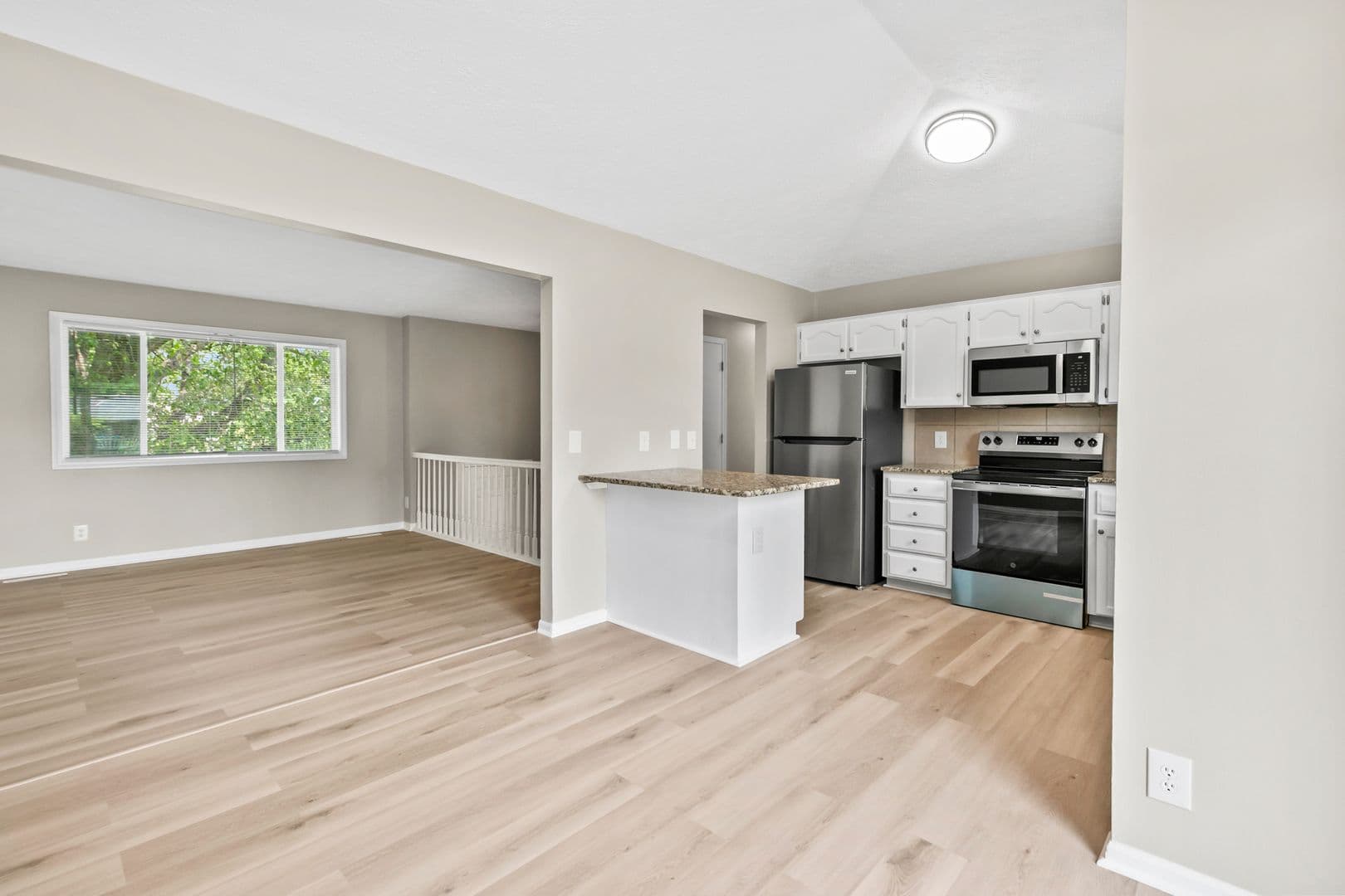 Omaha House: 5106 N 128th St