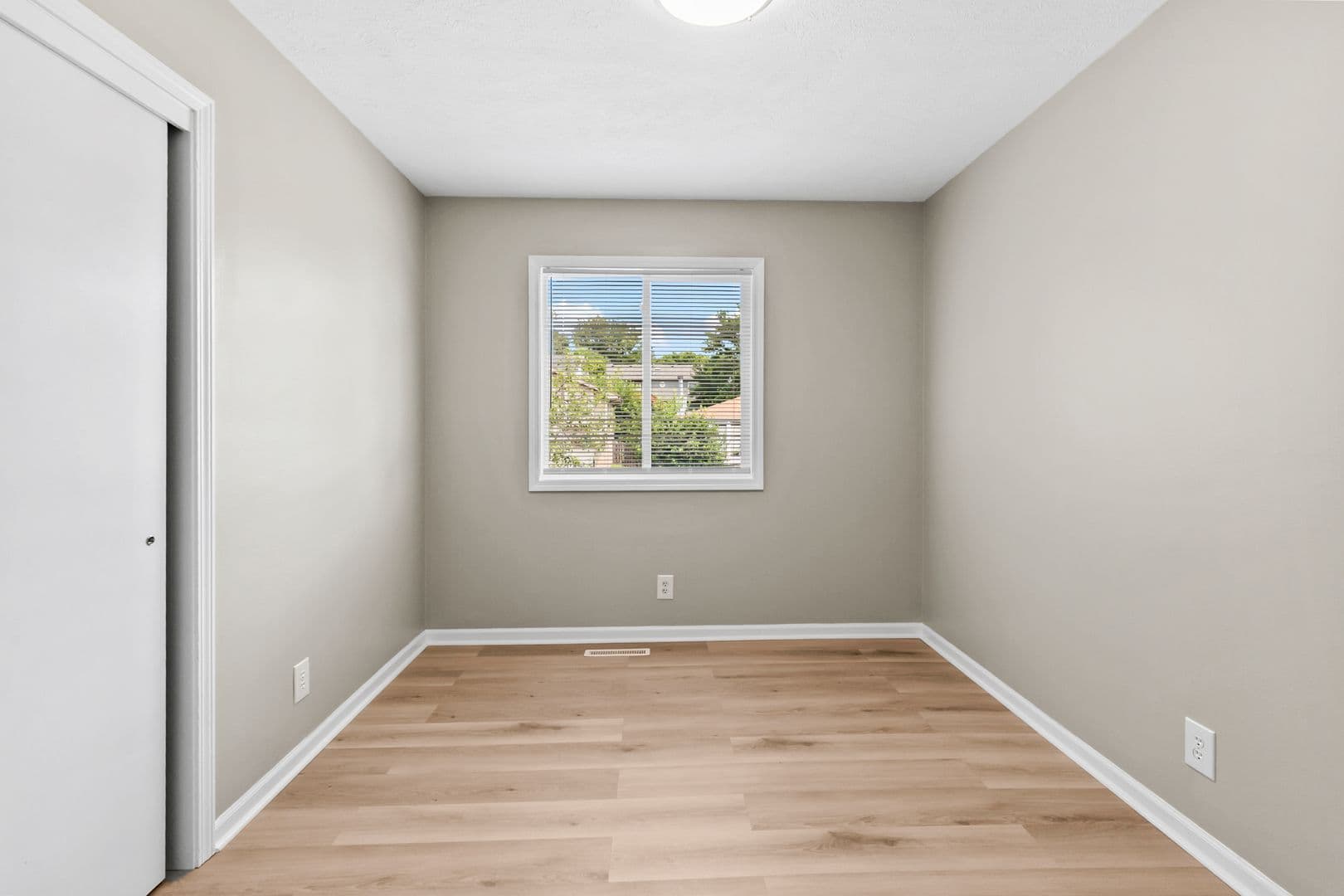 Omaha House: 5106 N 128th St