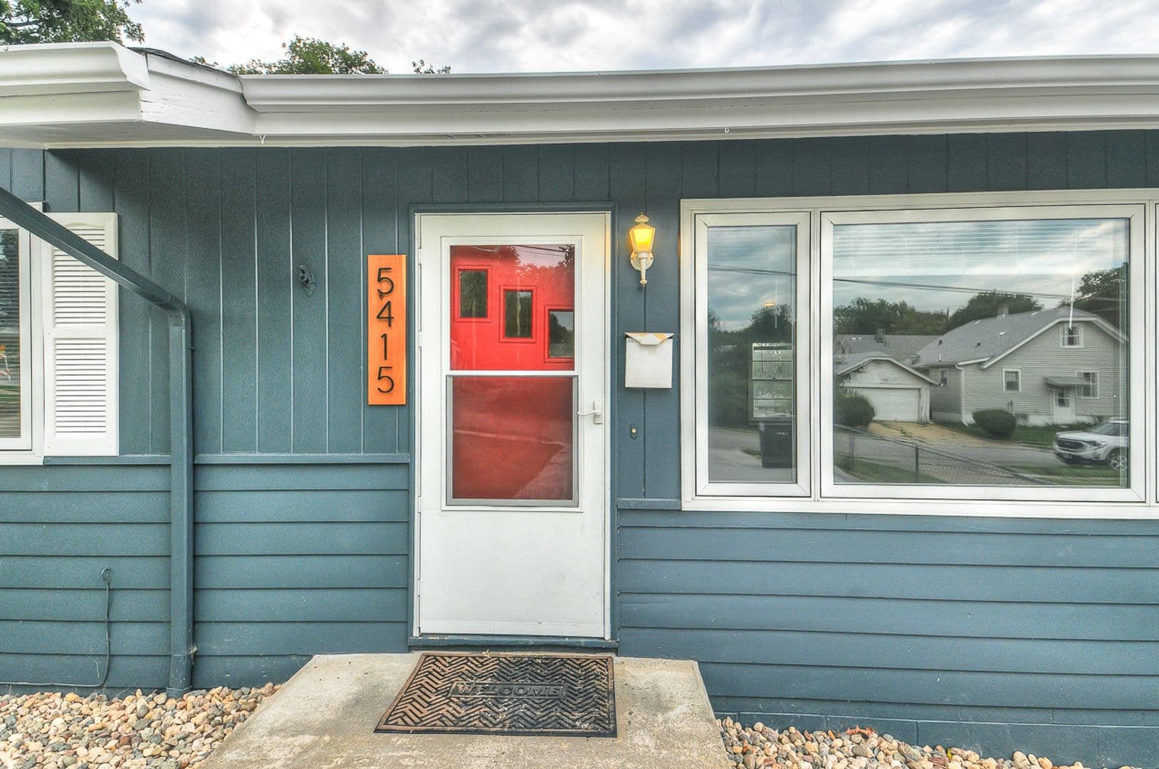 Omaha House: 5415 Poppleton Ave.