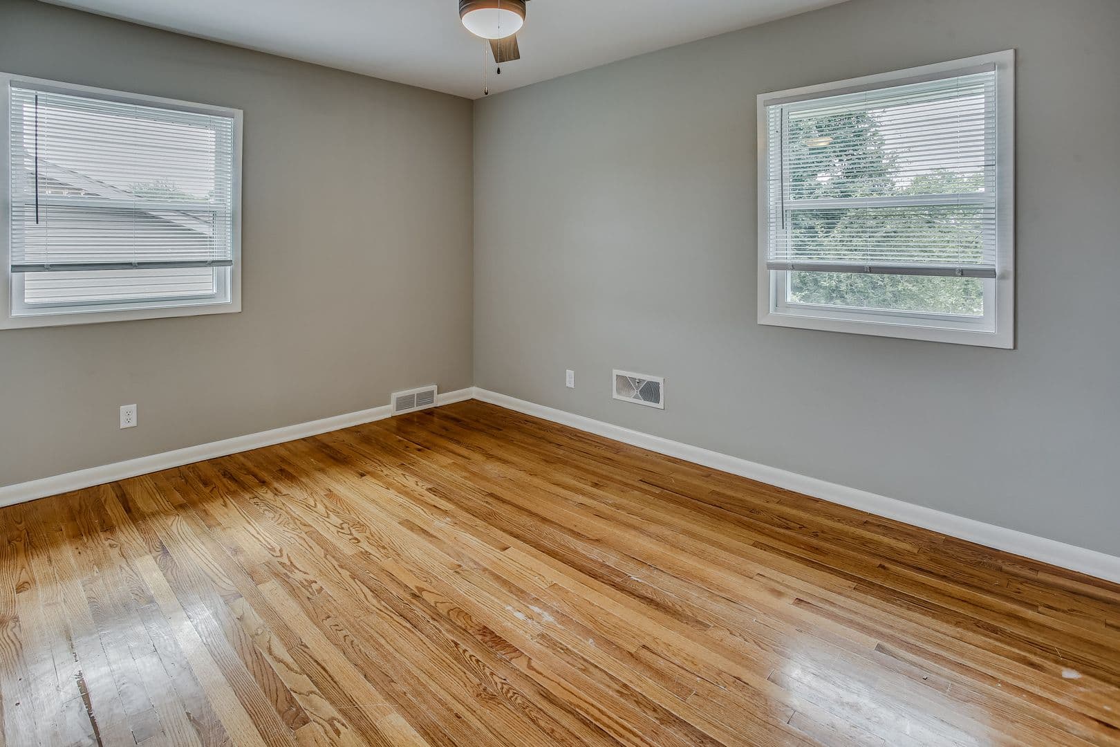 Omaha House: 7071 Izard St.