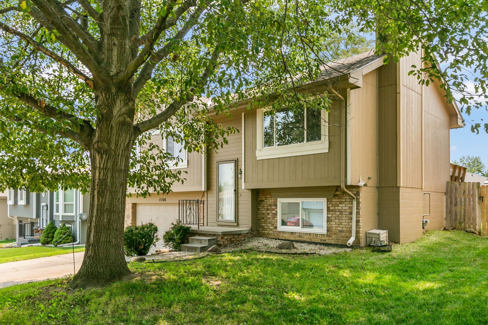 Omaha House: 5106 N 128th St