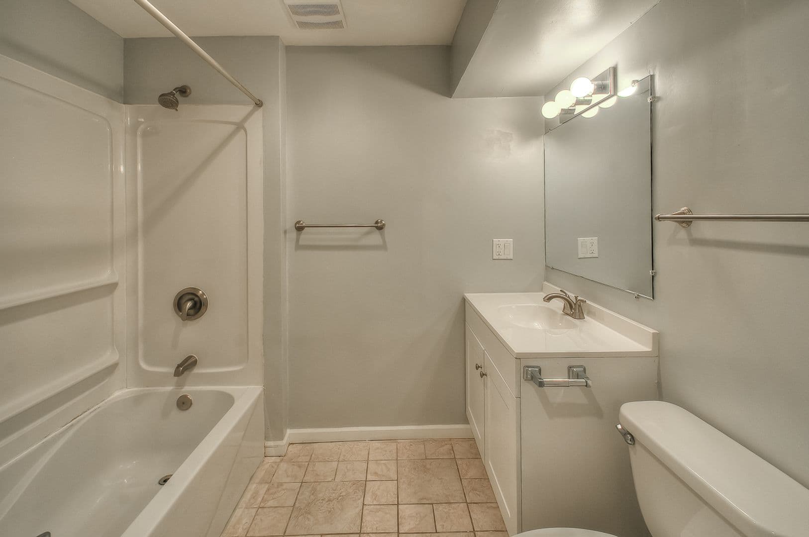 Omaha House: 5415 Poppleton Ave.