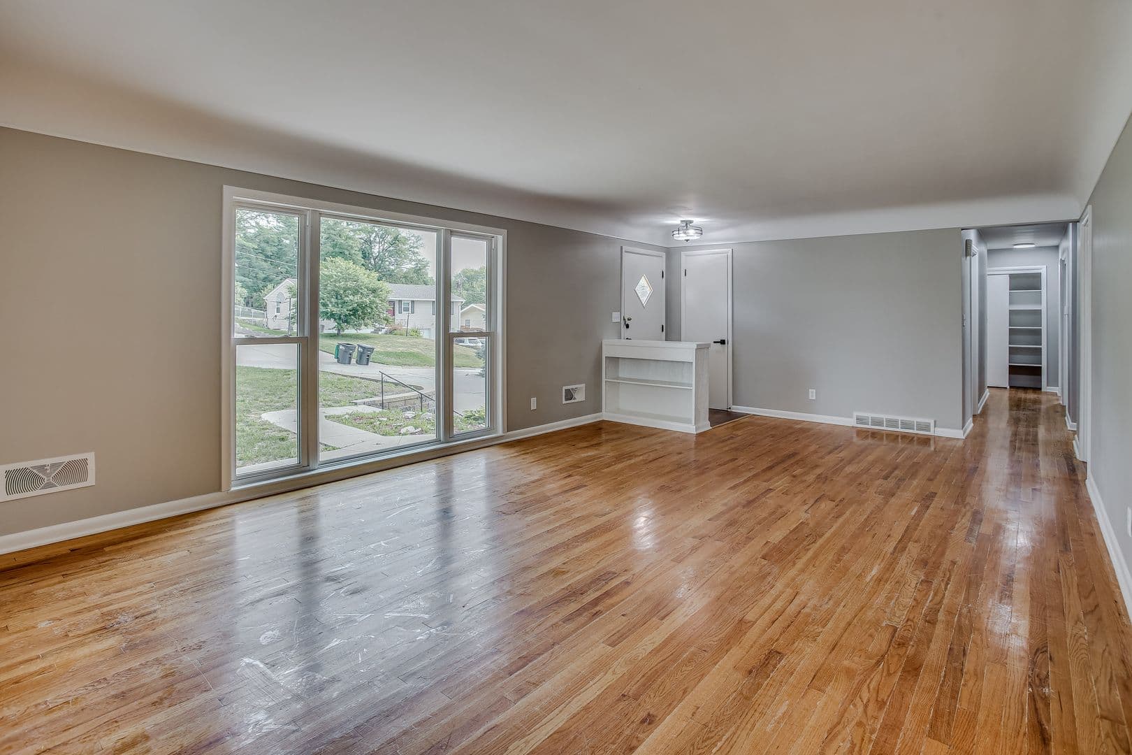 Omaha House: 7071 Izard St.