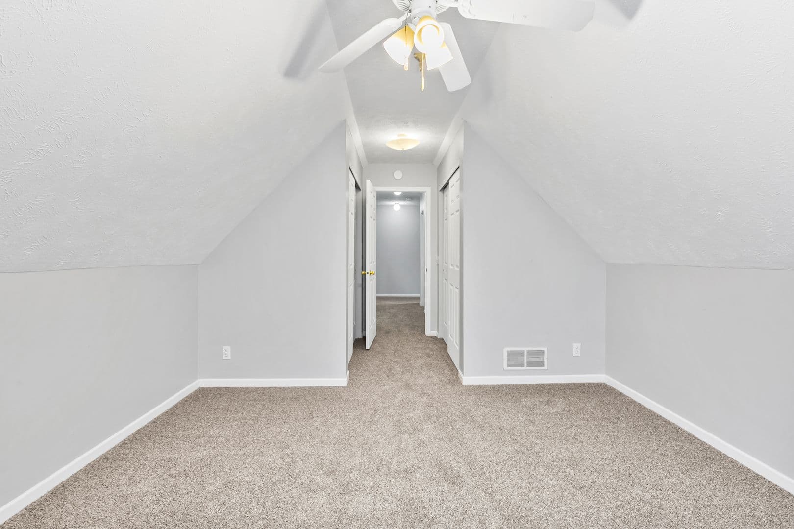Omaha House: 19282 Orchard Ave.