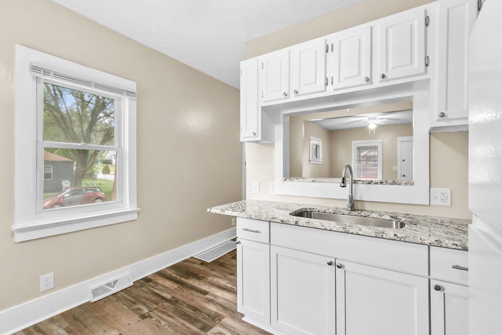 Omaha House: 4252 Maple Street