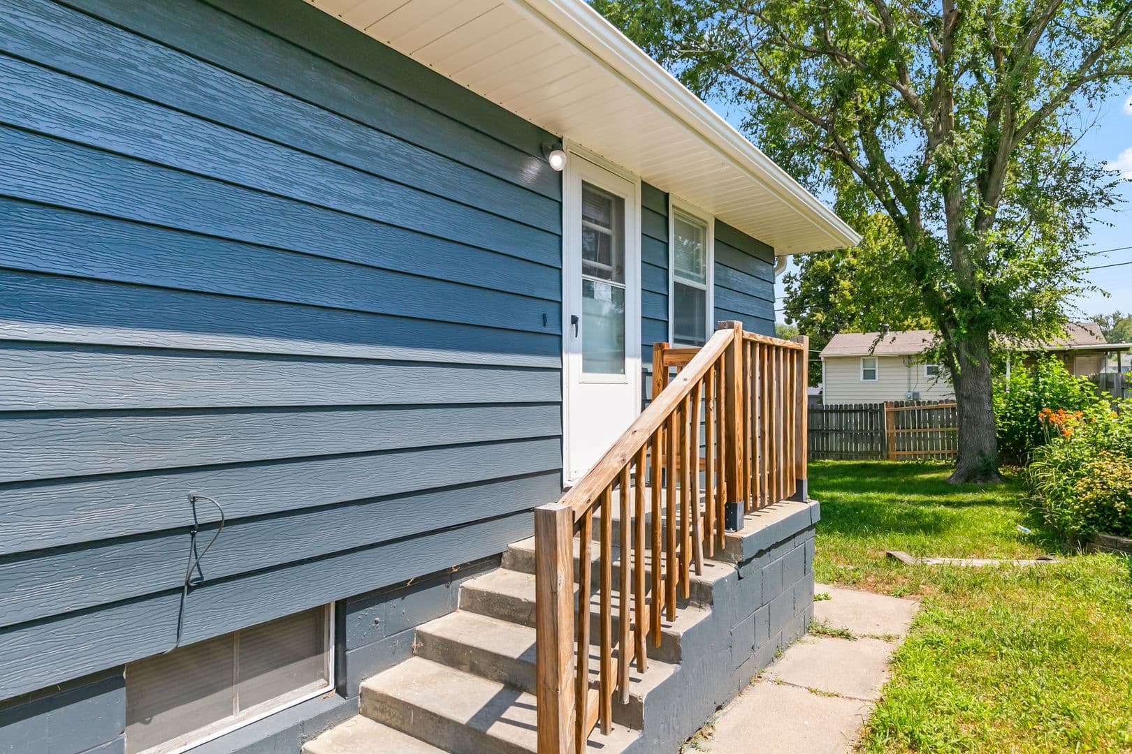Bellevue House: 7215 S. 41st. Ave.