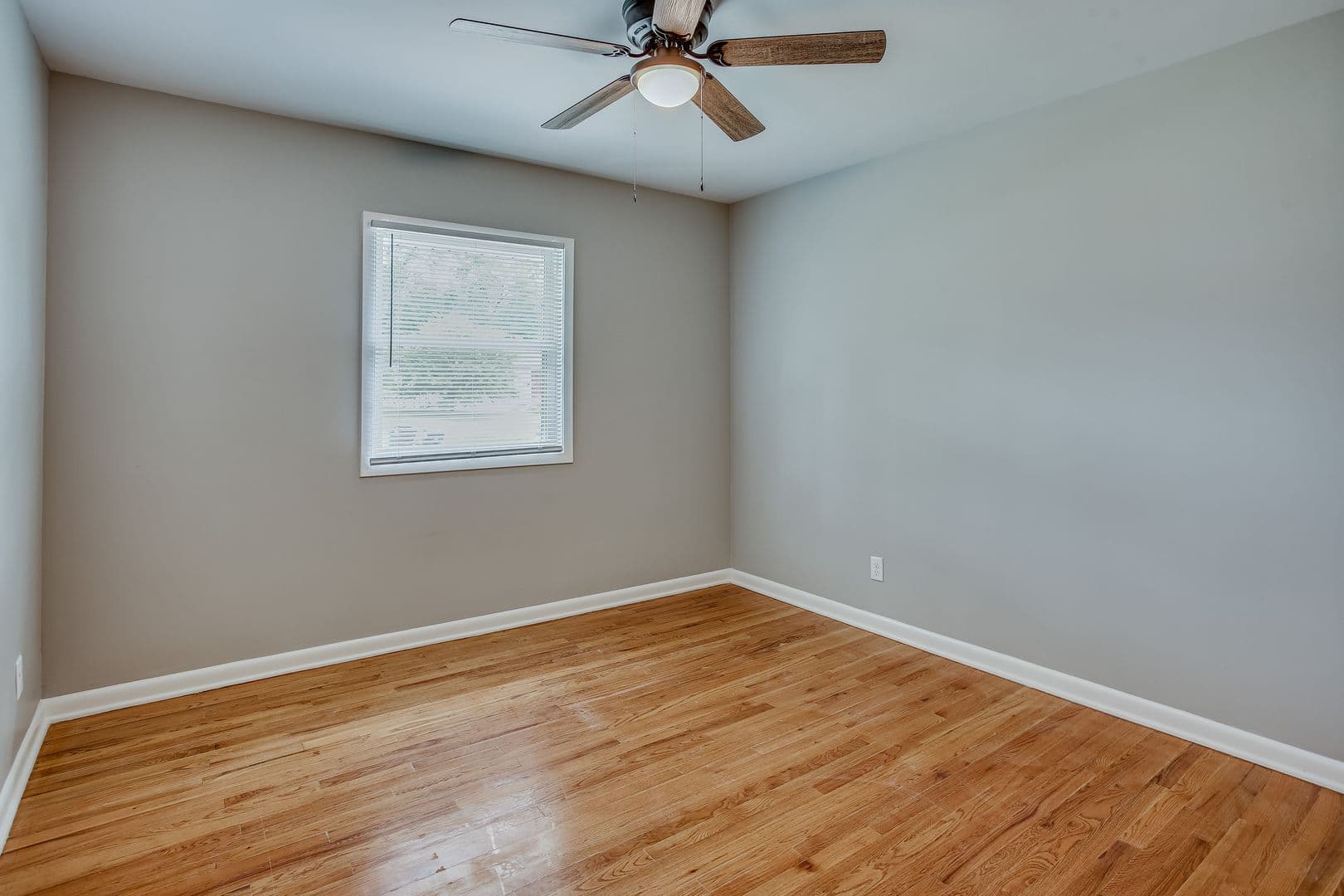 Omaha House: 7071 Izard St.