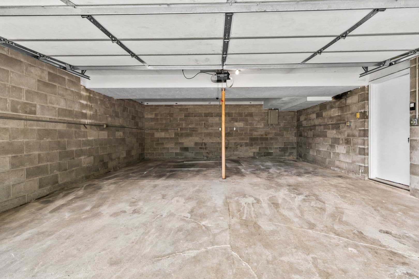 Omaha House: 5106 N 128th St