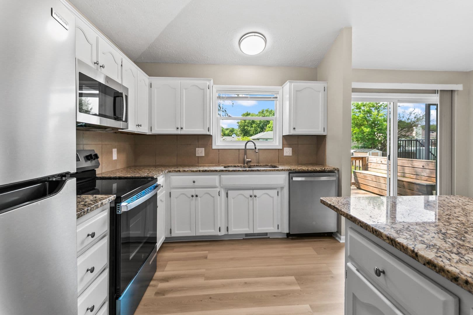 Omaha House: 5106 N 128th St