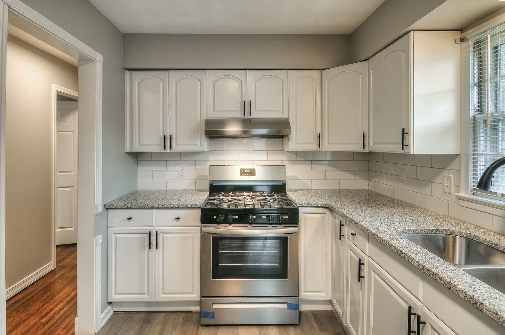 Omaha House: 5415 Poppleton Ave.