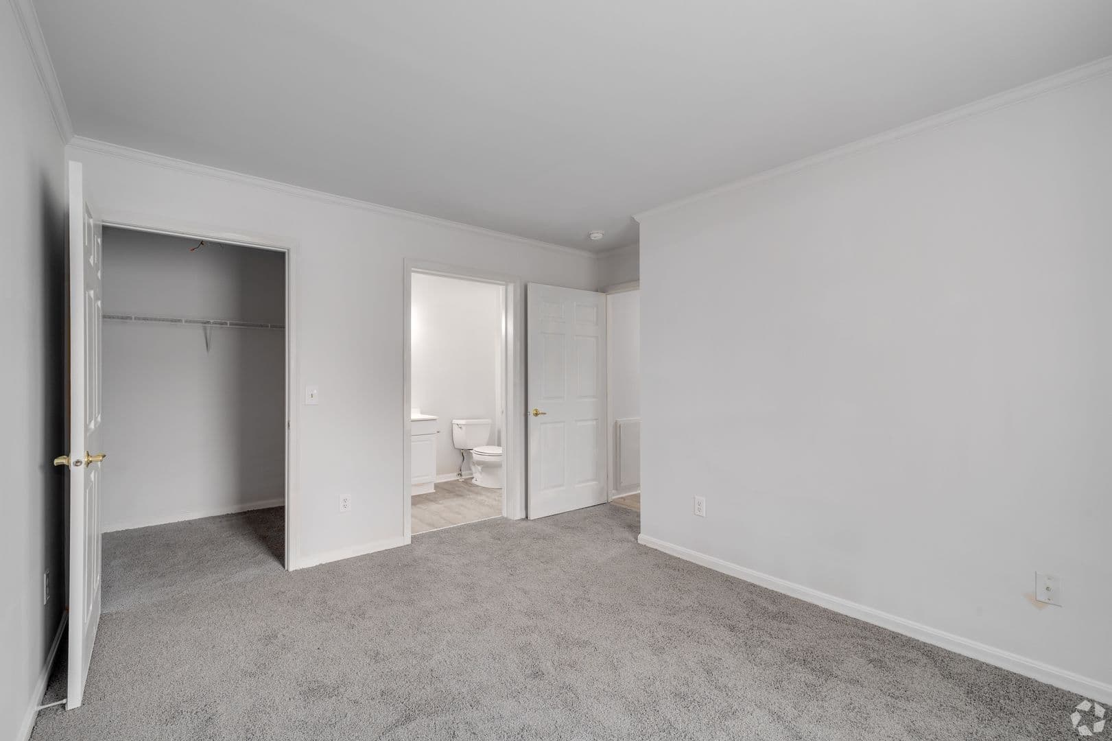 Greenwood Apartment: 101 Seachase Lane