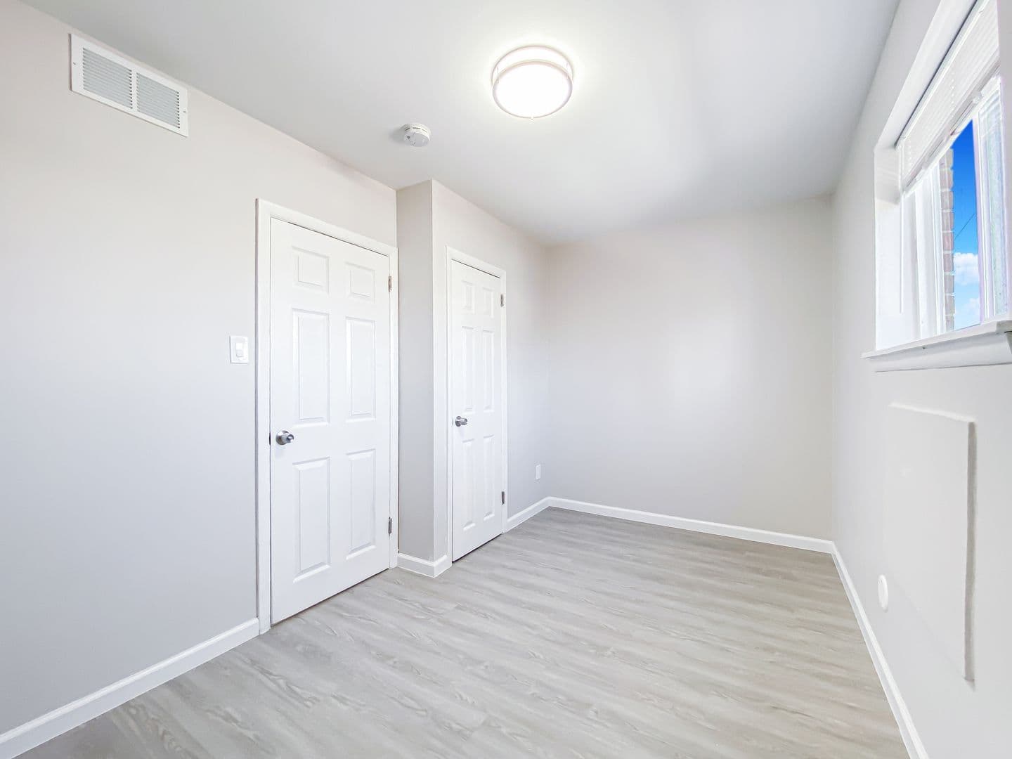 Philadelphia Apartment: 9400-9414 Roosevelt Blvd.